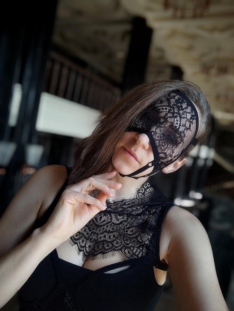 Handmade black half-face mask with straps 66