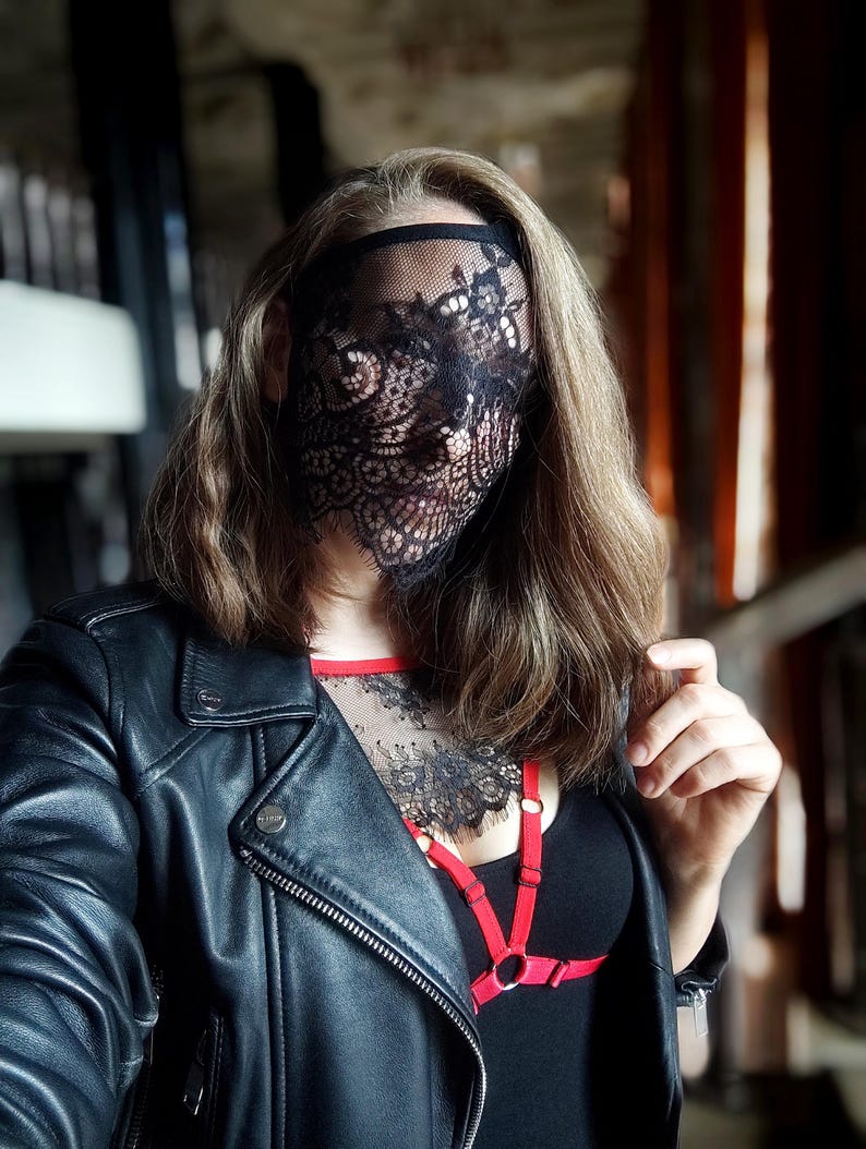 Handmade full face lace mask 50