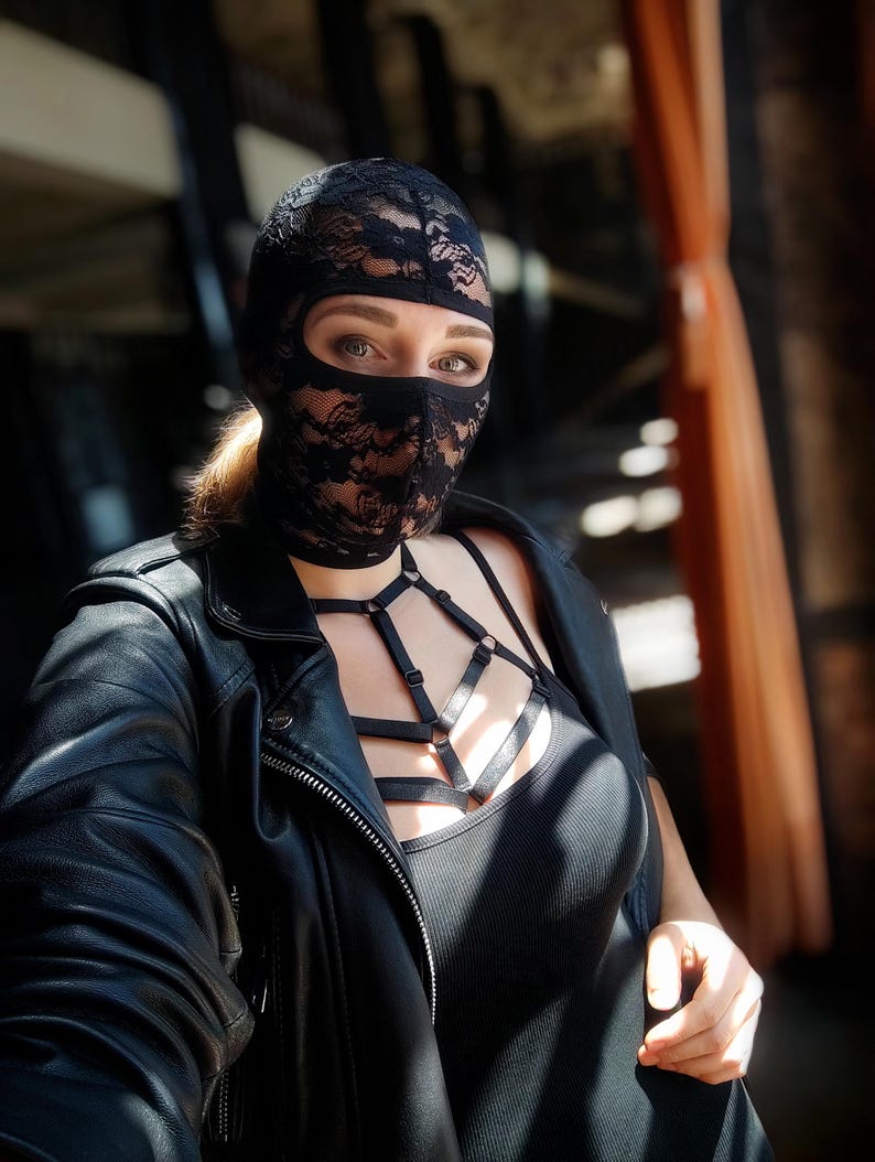 Handmade Lace mask 38
