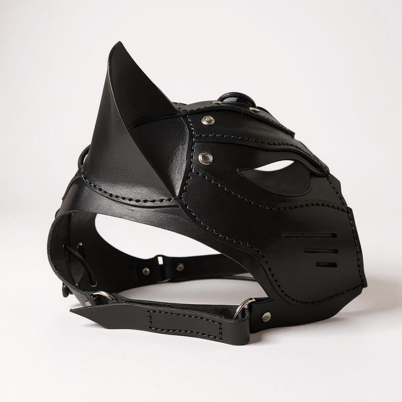 Dusk Hunter Leather Mask 143