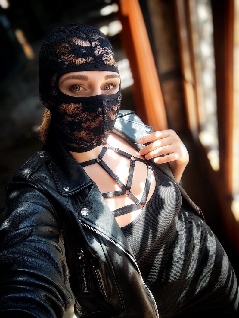 Handmade Lace mask 38